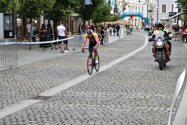 们表现的冰 们表现的冰